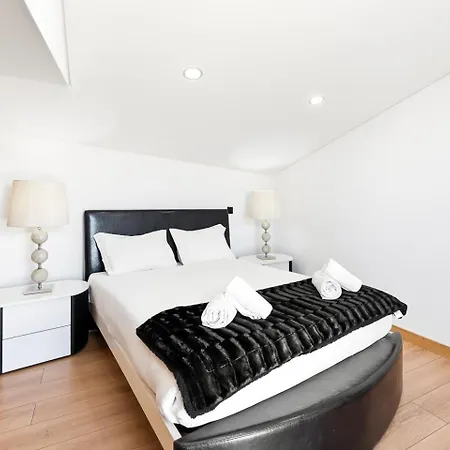 Guestready-contemporary Retreat With Rooftop 게스트하우스 4*