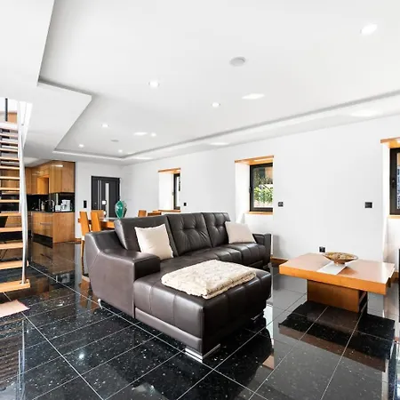 Guestready-contemporary Retreat With Rooftop