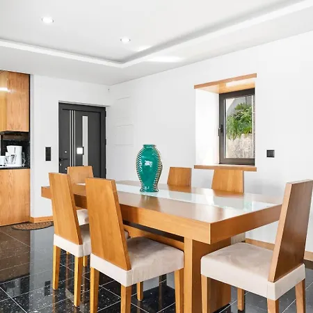 بيت ضيافة Guestready-contemporary Retreat With Rooftop